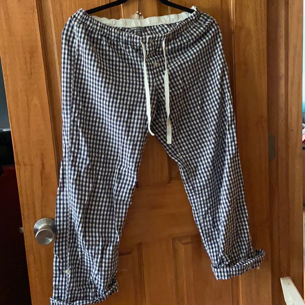 blue/white plaid capris